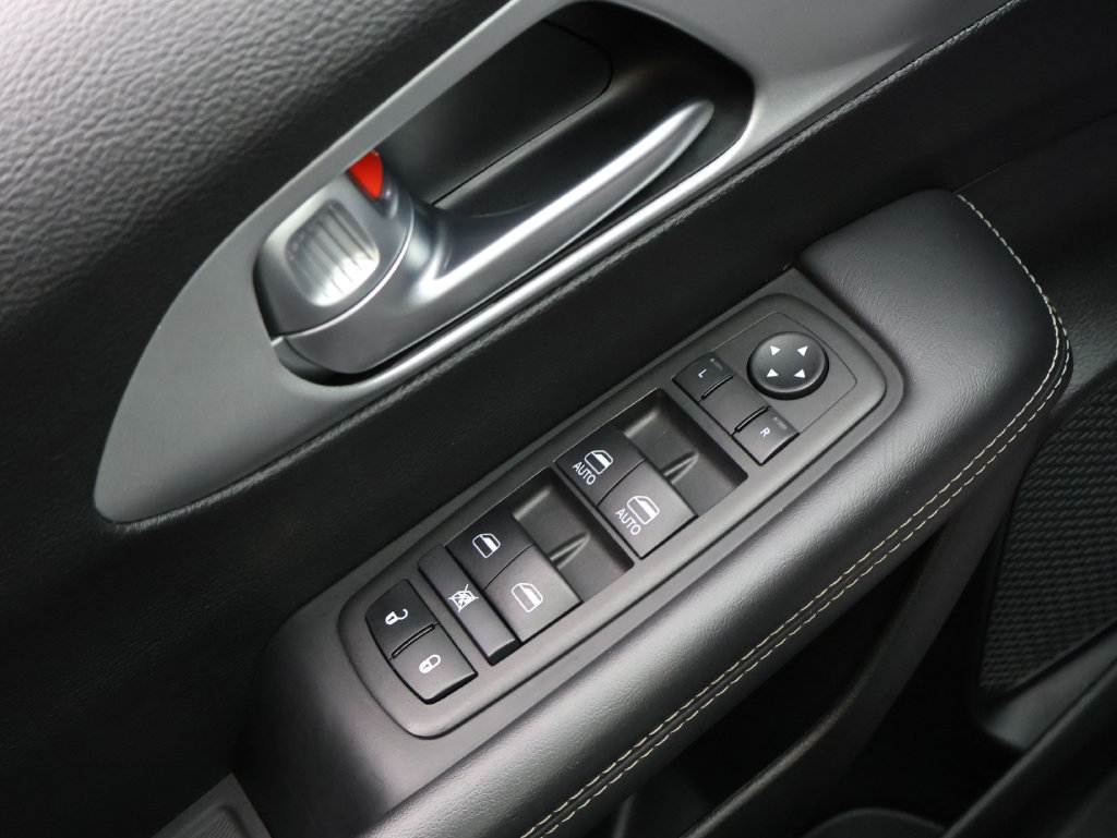 Used 2024 Chrysler Pacifica Limited FWD image 28