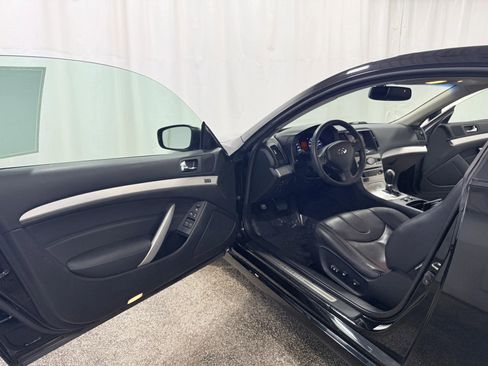 Used 2009 INFINITI G37 Journey w/ Premium Pkg image 8