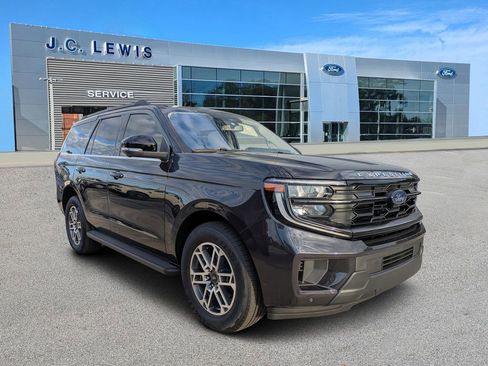 New 2025 Ford Expedition Active image 1