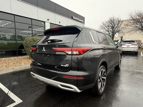 Used 2025 Mitsubishi Outlander SE image 7