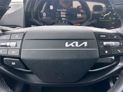 Used 2025 Kia K4 EX image 24