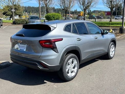 New 2026 Chevrolet Trax LS w/ LS Convenience Package image 7
