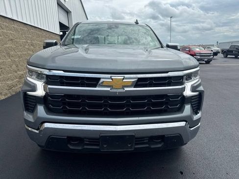 Used 2025 Chevrolet Silverado 1500 LT AWD/4WD image 3