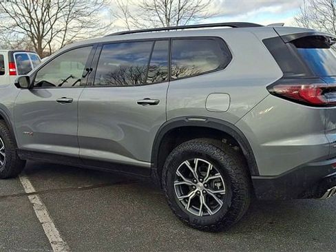 Used 2024 GMC Acadia AT4 w/ Luxury Package image 6
