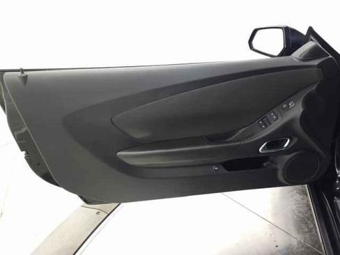 Used 2015 Chevrolet Camaro SS image 12