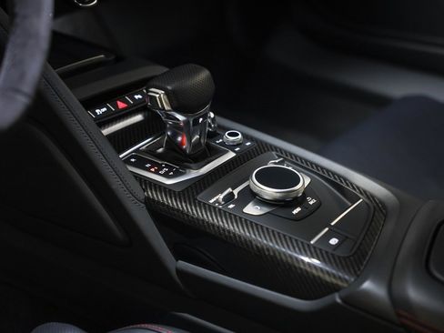 Used 2018 Audi R8 V10 plus w/ Full Leather Package image 31