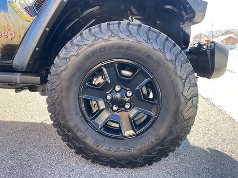 Used 2022 Jeep Gladiator Mojave w/ LED Lighting Group image 10