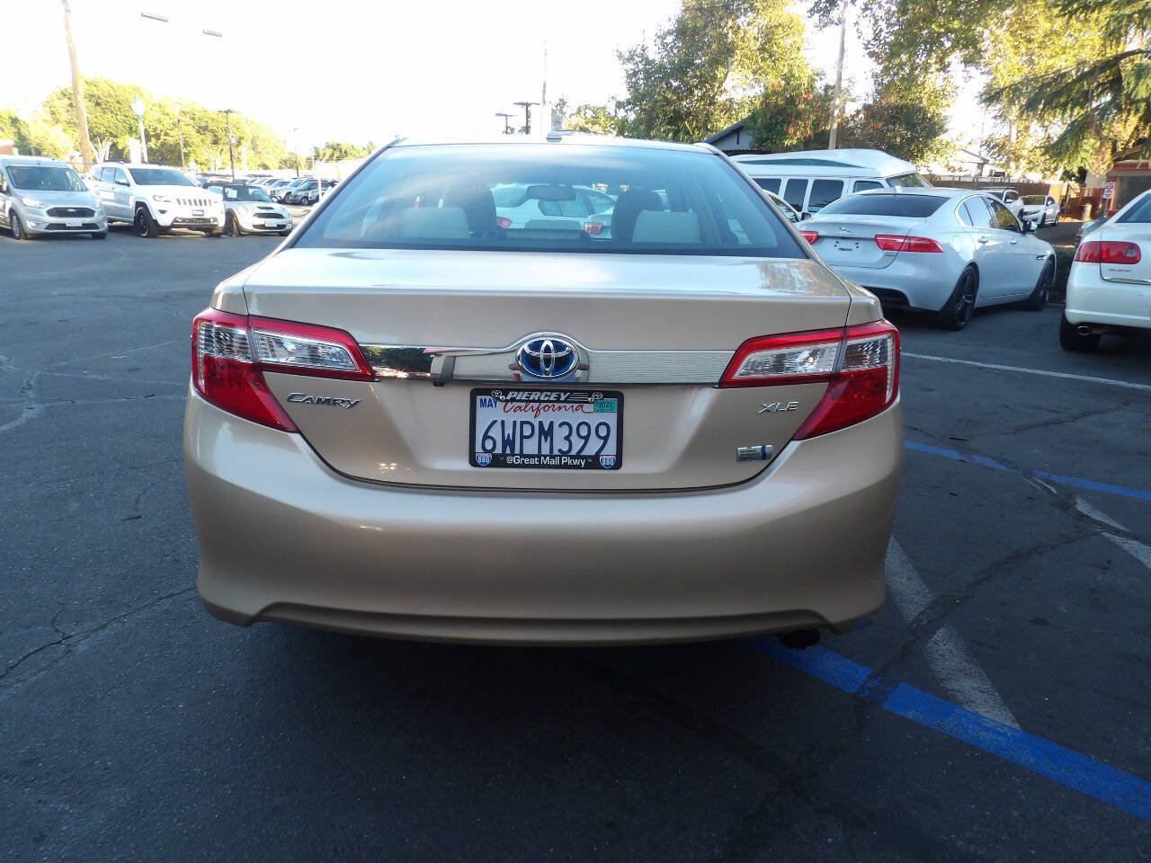 Used 2012 Toyota Camry XLE w/ Convenience Pkg FWD image 11