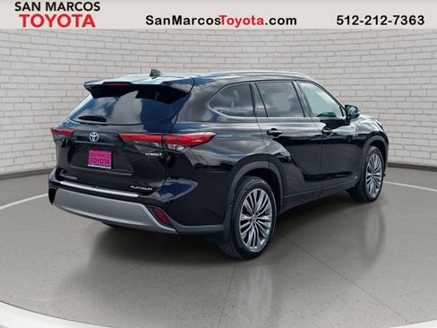 Used 2021 Toyota Highlander Platinum image 5
