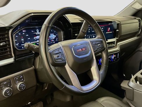 Used 2025 GMC Sierra 1500 SLT image 18