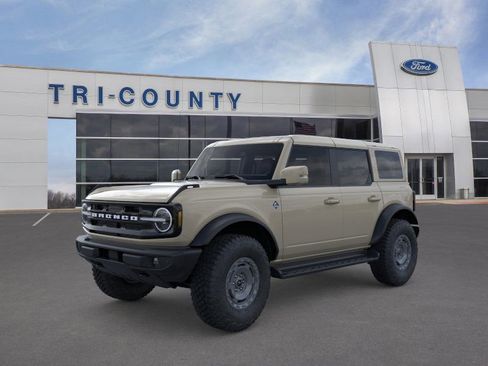 New 2025 Ford Bronco Outer Banks w/ Sasquatch Package image 1