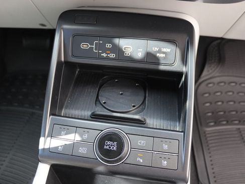 Used 2024 Hyundai Kona Limited FWD image 19