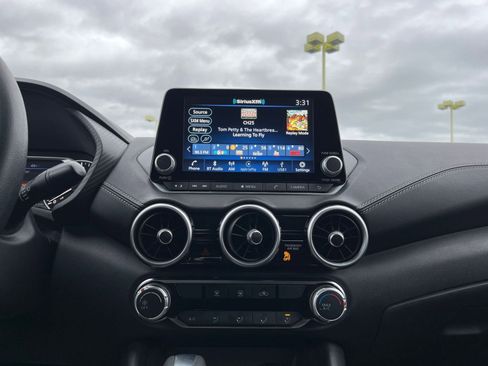 Used 2025 Nissan Sentra SV image 21