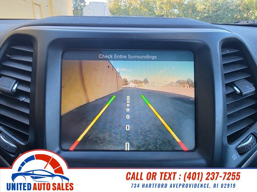 Used 2017 Jeep Cherokee Limited AWD/4WD image 20