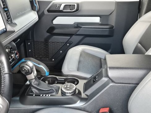 Used 2024 Ford Bronco Black Diamond image 17