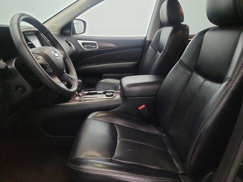 Used 2019 Nissan Pathfinder Platinum image 17