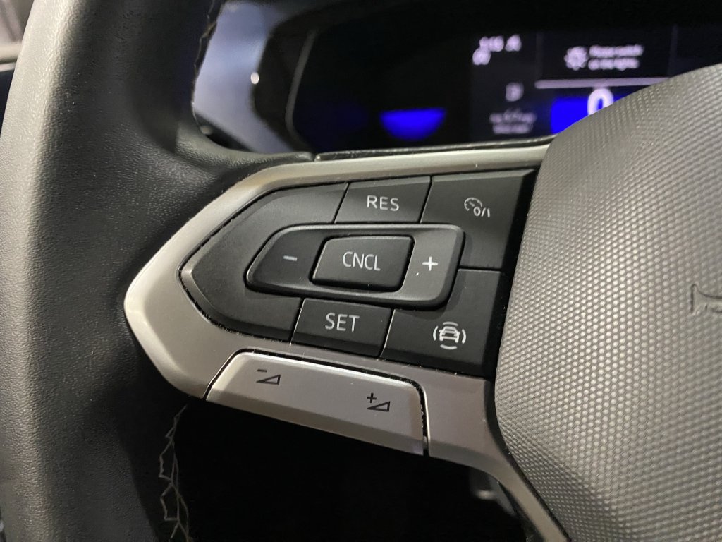 Used 2022 Volkswagen Taos SE AWD/4WD image 8
