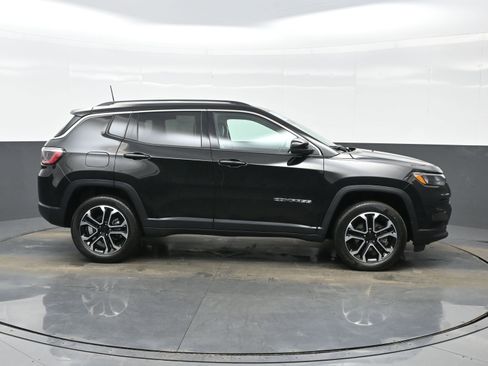 Used 2022 Jeep Compass Limited w/ Sun and Sound Group image 7