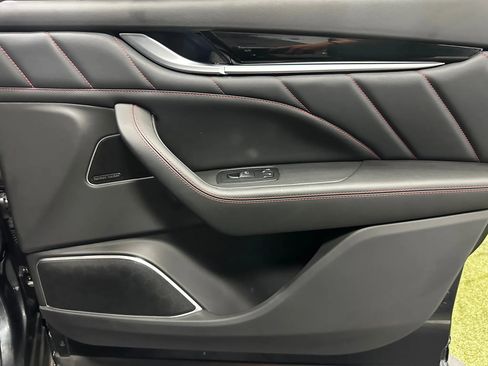 Used 2024 Maserati Levante GT Ultima image 26