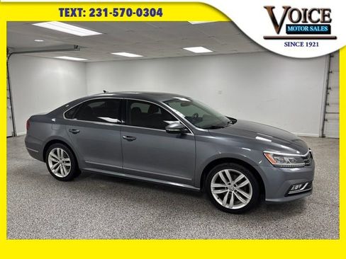 Used 2016 Volkswagen Passat 1.8T SEL Premium image 1