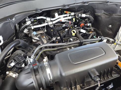 Used 2023 Ford Explorer XLT w/ Equipment Group 202A image 14