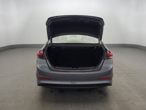 Used 2018 Hyundai Elantra SE w/ SE Connectivity Package 04 FWD image 29