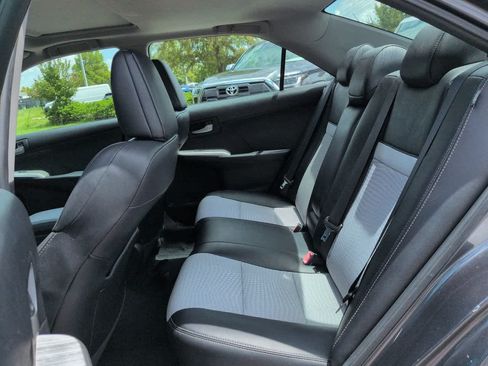 Used 2012 Toyota Camry SE FWD image 13