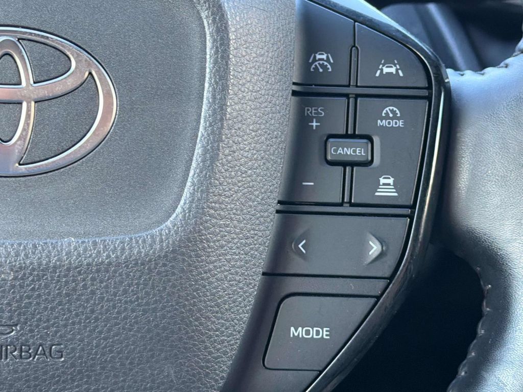 Used 2024 Toyota Prius XLE AWD/4WD image 14