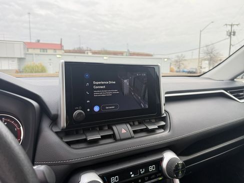 Used 2025 Toyota RAV4 XLE image 21