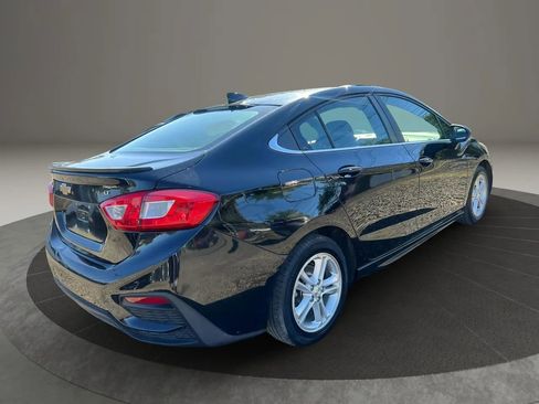 Used 2017 Chevrolet Cruze LT w/ Convenience Package FWD image 6
