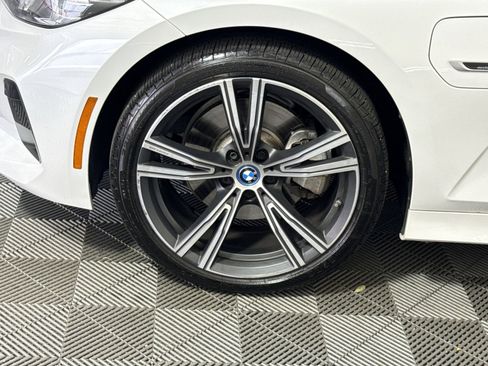 Used 2023 BMW 330e xDrive w/ Driving Assistance Package AWD/4WD image 12