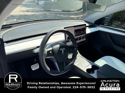 Used 2024 Tesla Model Y Performance AWD/4WD image 2