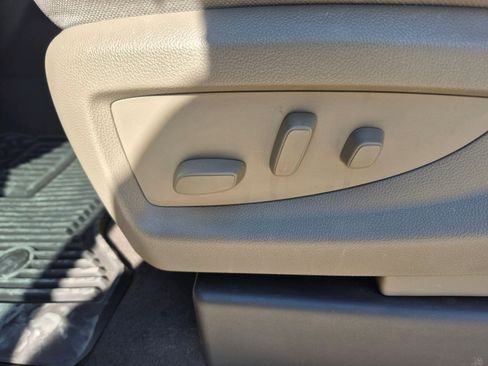 Used 2018 Chevrolet Silverado 1500 LT w/ Texas Edition image 16