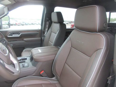 New 2026 GMC Sierra 2500 Denali w/ Denali Reserve Package image 12