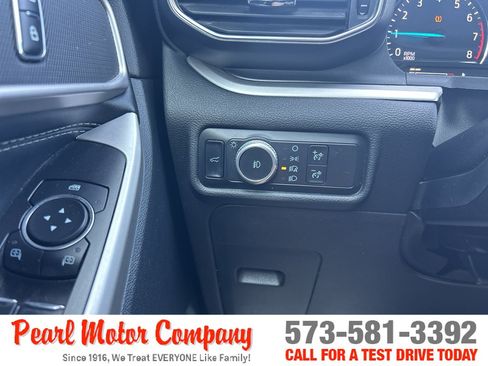 Used 2021 Ford Explorer XLT w/ Equipment Group 202A AWD/4WD image 14