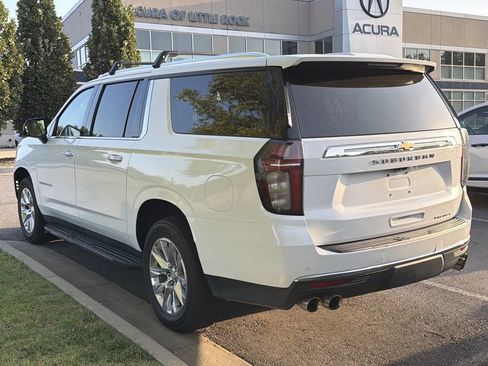 Used 2021 Chevrolet Suburban Premier w/ Premium Package AWD/4WD image 4