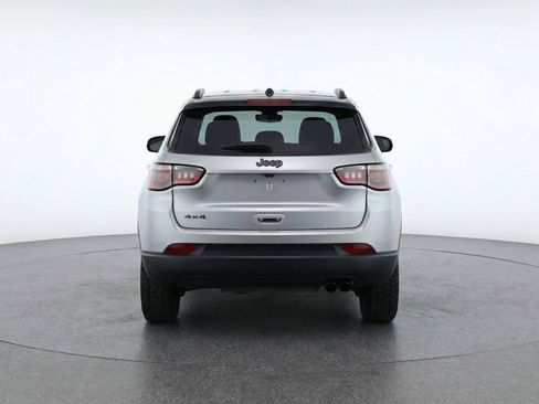 Used 2025 Jeep Compass Trailhawk AWD/4WD image 7