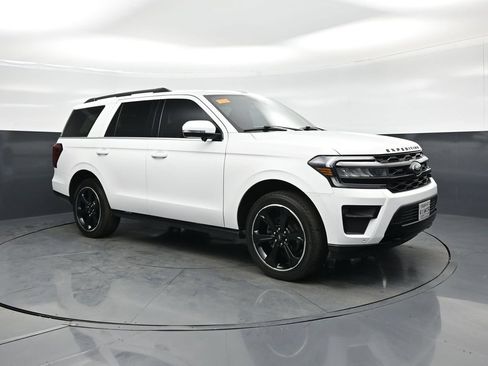 Used 2023 Ford Expedition Limited AWD/4WD image 23
