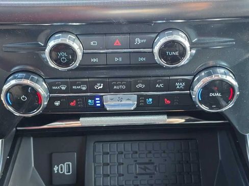 New 2025 Ford F150 Platinum w/ FX4 Off-Road Package AWD/4WD image 48