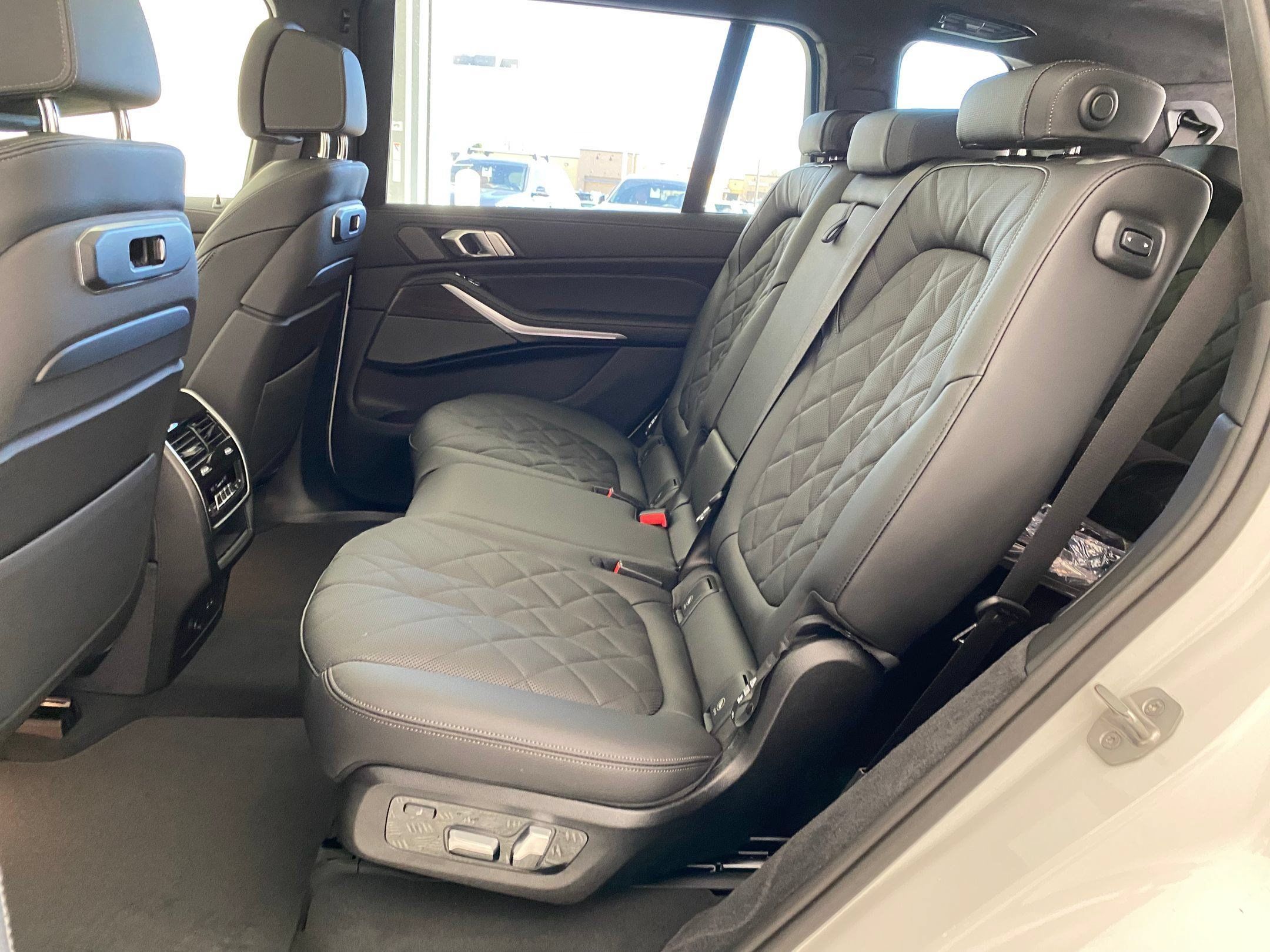 Used 2026 BMW X7 xDrive40i AWD/4WD image 24