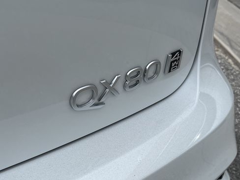 Certified 2026 INFINITI QX80 Luxe w/ Cargo Package AWD/4WD image 9