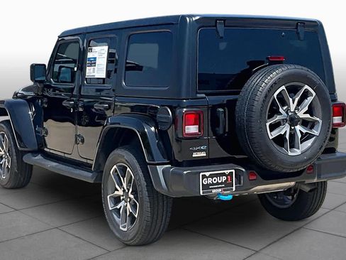 Used 2024 Jeep Wrangler Unlimited AWD/4WD image 13