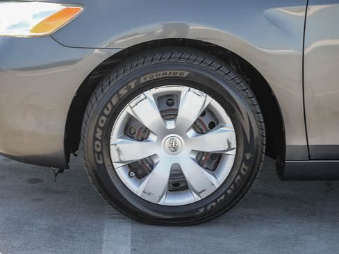 Used 2009 Toyota Camry LE FWD image 10
