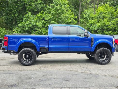 Used 2025 Ford F250 XLT w/ Black Appearance Package AWD/4WD image 8