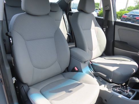 Used 2013 Hyundai Accent GLS w/ Premium Pkg FWD image 43