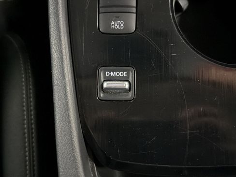 Used 2024 Nissan Rogue S FWD image 39