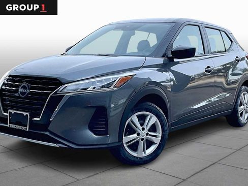 Certified 2025 Nissan Kicks Play S image 1