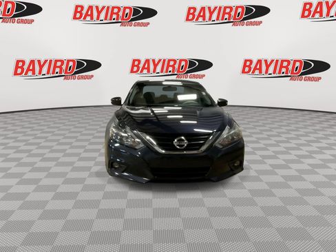 Used 2016 Nissan Altima 3.5 SL w/ 3.5 Technology Package FWD image 3