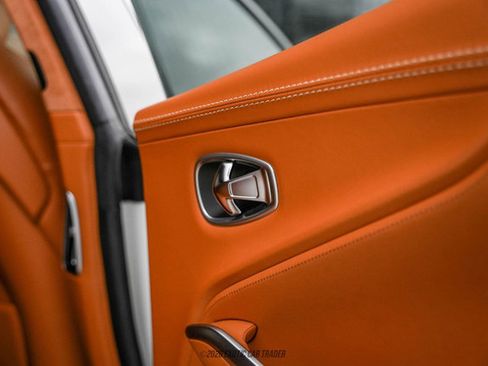 Used 2021 Aston Martin DBX image 44