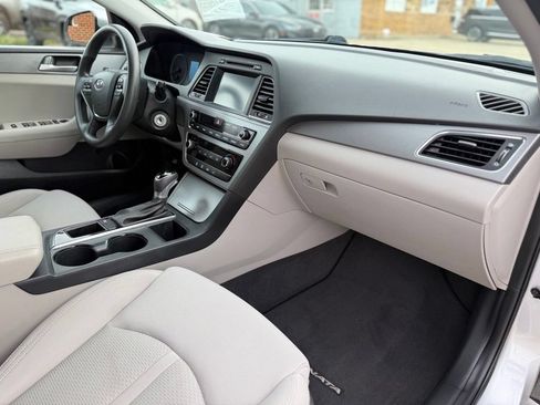 Used 2017 Hyundai Sonata SE FWD image 28